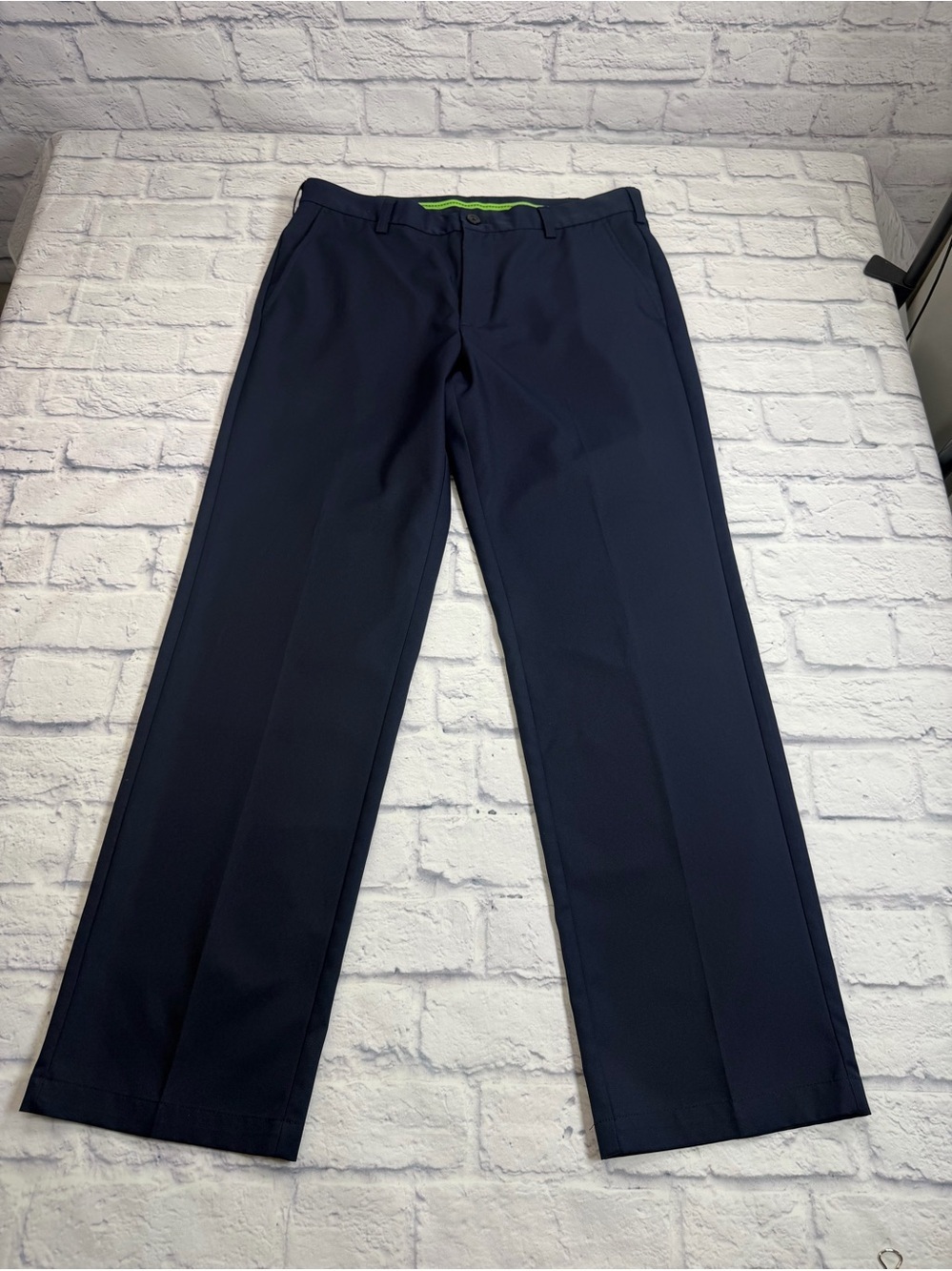 Izod Golf Men’s Navy Flat Front Dress Pants. Size 34 x 32